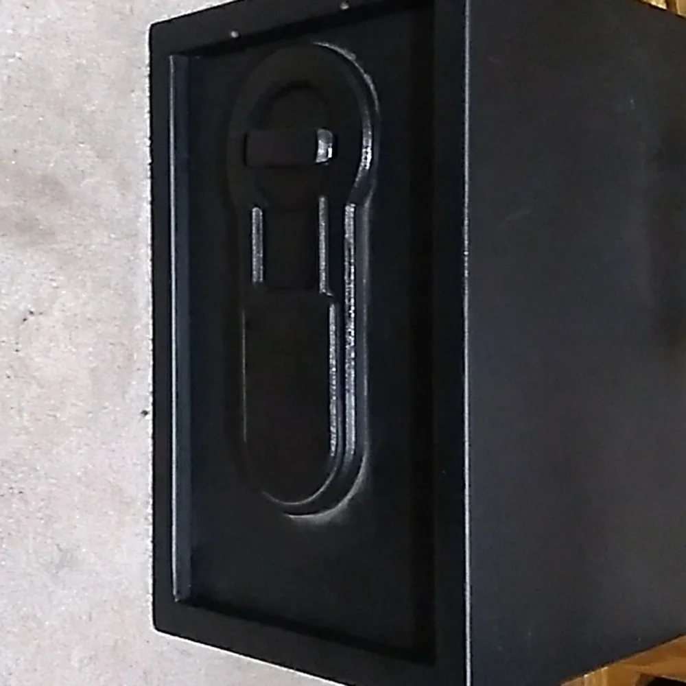 Safe - Picture 1 of 4
